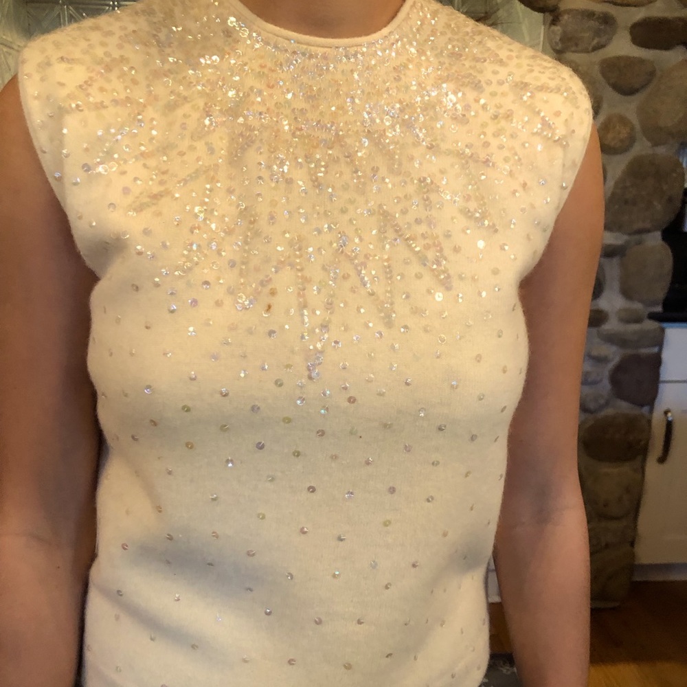 Vintage 1950s holiday sleeveless sweater